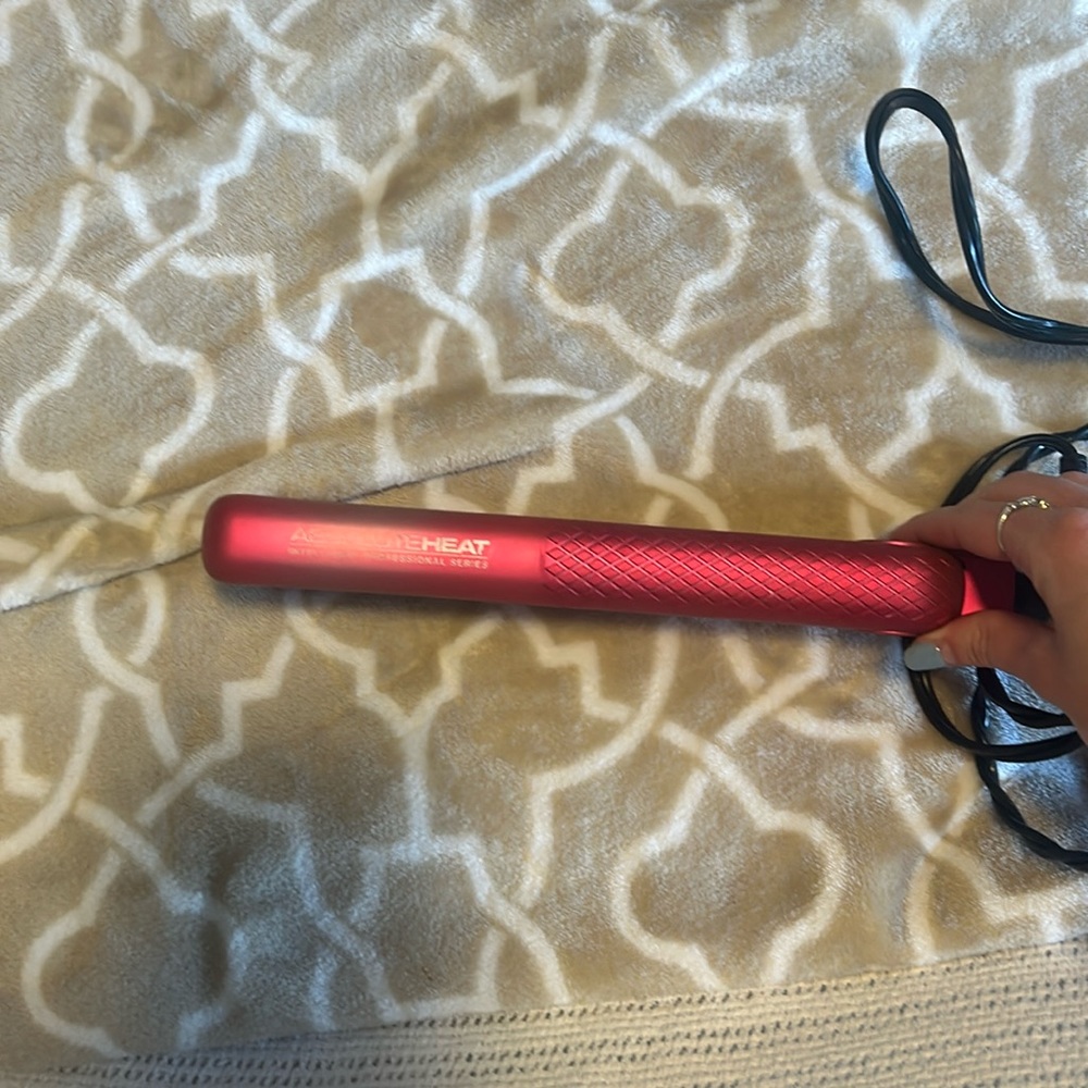 Absolute Heat Hair straightener :)